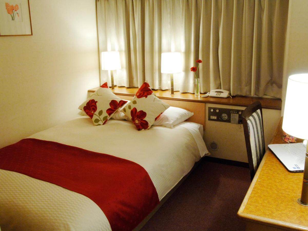 Central Hotel Yokosuka Quarto foto